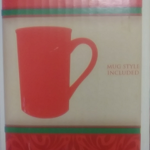 NIB Holiday Mug🐧🎄 - Picture 4 of 6